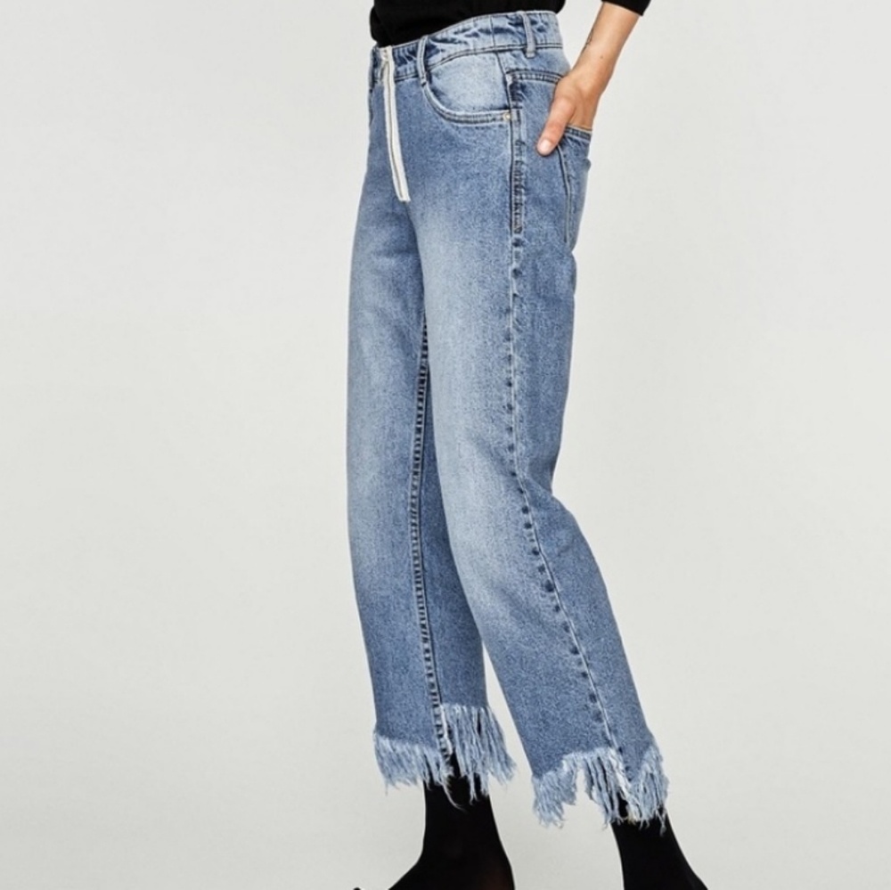 Zara Exposed zipper Frayed Hem jeans Size 6 B2